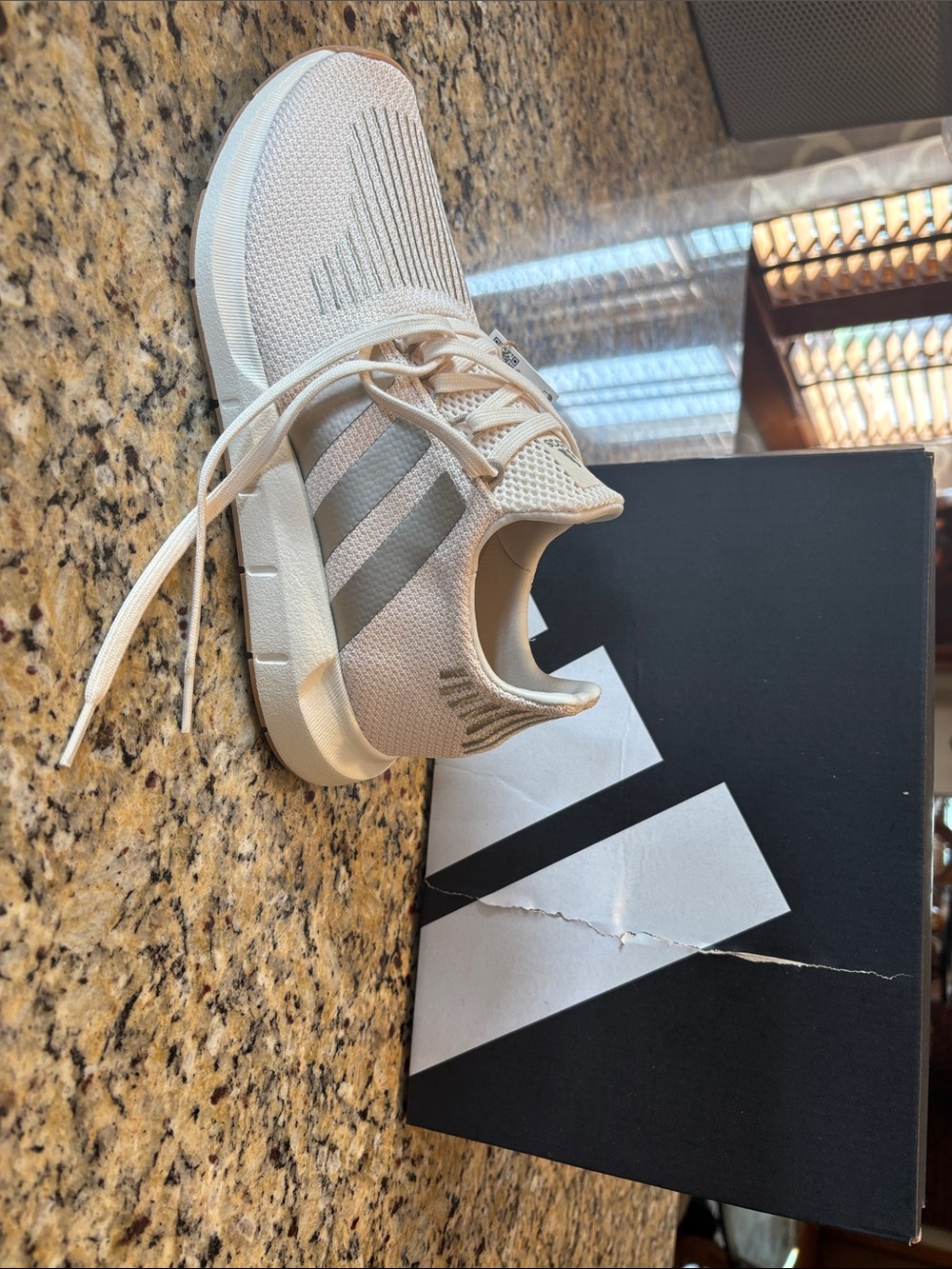 BNIB ADIDAS SWIFT RUN US 7.5 - Picture 6 of 7